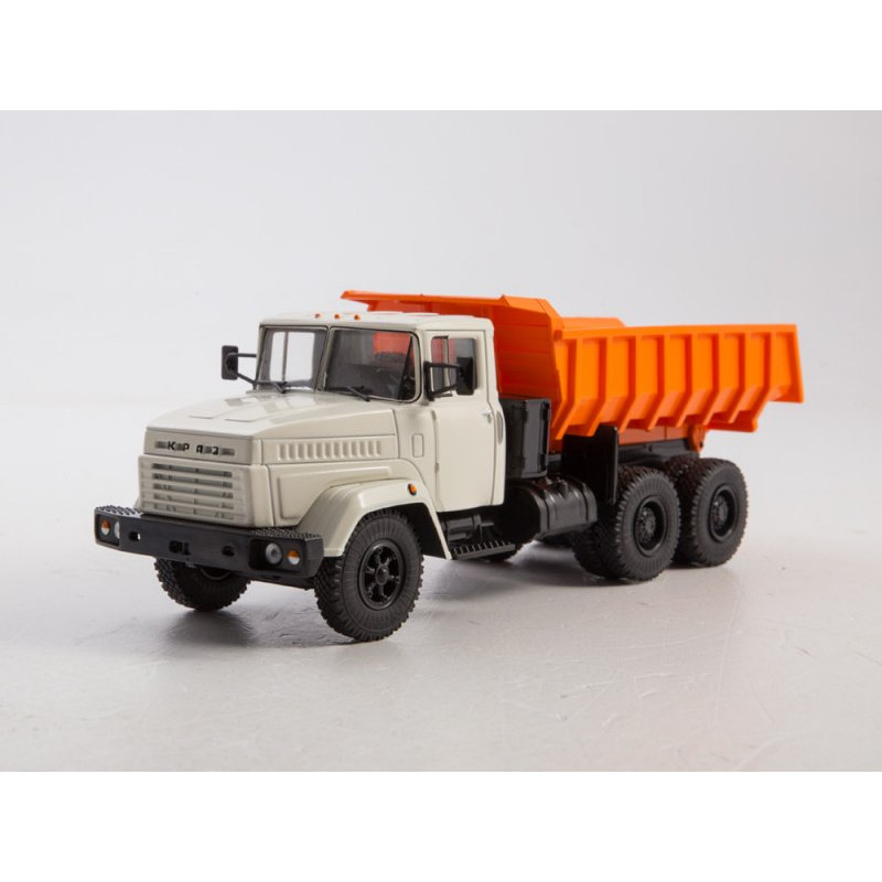 1:43 Legendarnie Gruzoviki - KRAZ-6510