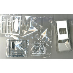 1:24 Fujimi ID-130 - Mitsubishi Pajero V6 3500, Full Option