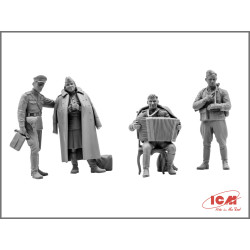 1:35 ICM 35541 - Май 1945 года (4 фигуры - 1 офицер, 2 солдата, 1 военнослужащая)