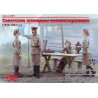 1:35 ICM 35621 - Padomju Savienības karavīres un komandiere (1939.–1942. g.) (4 figūras)