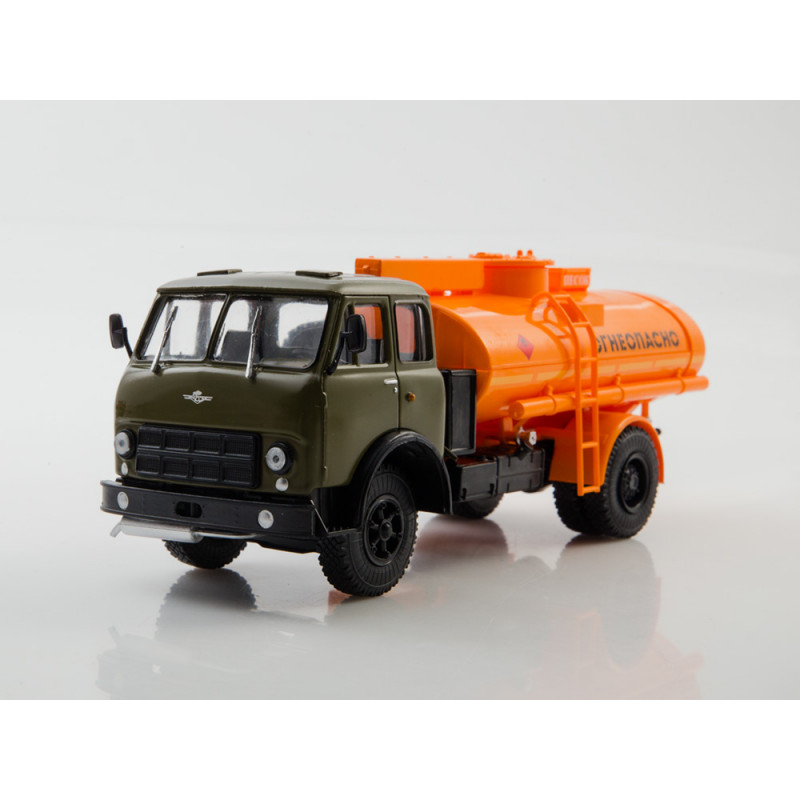 1:43 Legendary trucks - MAZ AC-8-500A tanker truck