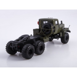 1:43 Легендарные грузовики - КРАЗ-255В седельный тягач / KRAZ-255V Tractor