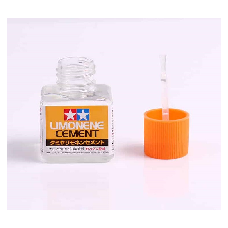 Tamiya 87113 - Šķidrā līme modeļiem ar citrona smaržu ar smalku otiņu 40 ml.