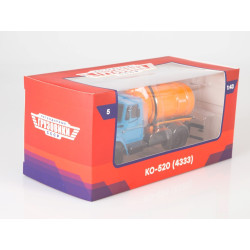 1:43 Легендарные грузовики - ЗИЛ-4333 Вакуумная ассенизационная машина КО-520