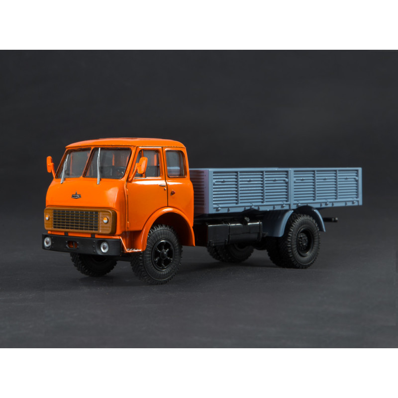 1:43 Legendary trucks - MAZ-5335 kravas kaste