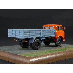 1:43 Legendary trucks - MAZ-5335 kravas kaste