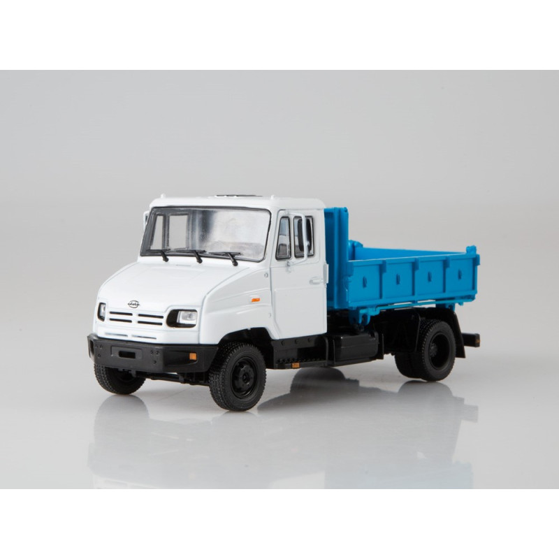 1:43 Legendary trucks - ZIL-MMZ-2502 pašizgāzējs