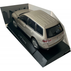 1:24 Cararama - VW Touareg, champagne