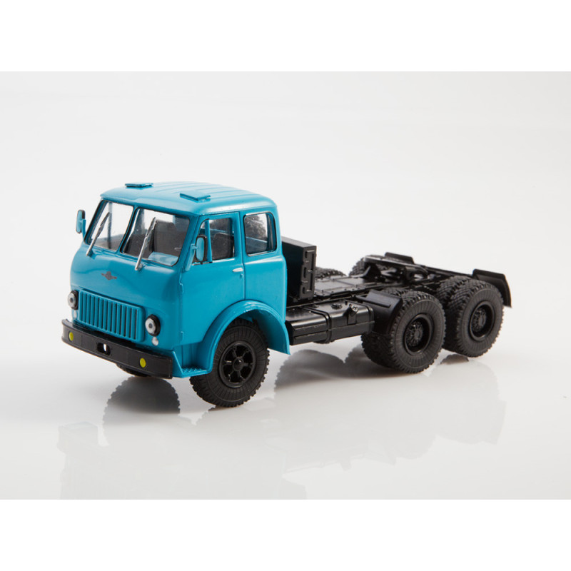 1:43 Legendary trucks - MAZ-515 Sedluvilcējs