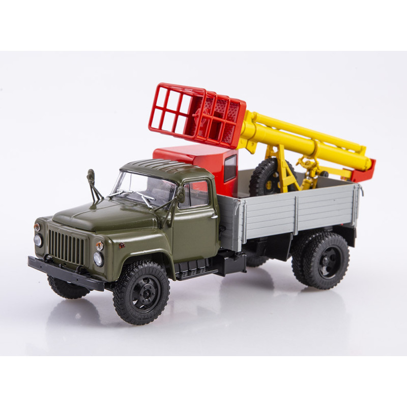 1:43 Auto History AIS1236 - ГАЗ-52 Телескопическая вышка ТВГ-15 / GAZ-52 TVG-15