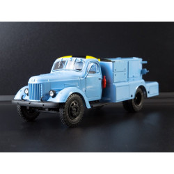 1:43 Legendary trucks -...