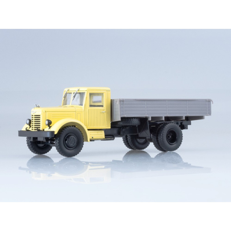 1:43 Наши Грузовики - ЯАЗ-200 Бортовой грузовик / YAAZ-200 flatbed truck