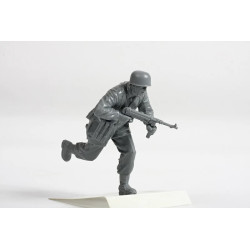 1:35 Zvezda 3628 - Немецкие парашютисты 1939-1942