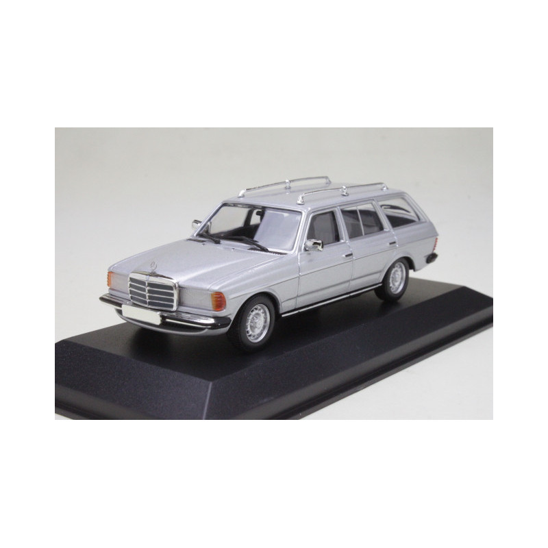 1:43 Maxichamps - Mercedes-Benz (W123) 230TE, 1982 silver