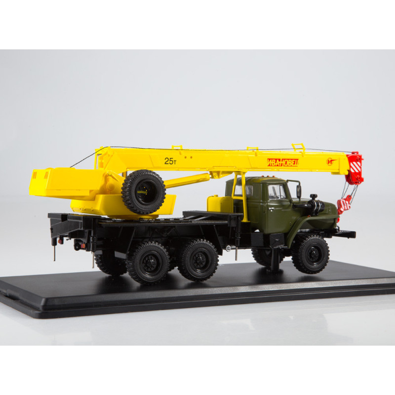 1:43 SSM 1411 - Автокран КС-3574 «Ивановец» на базе УРАЛ-4320-31