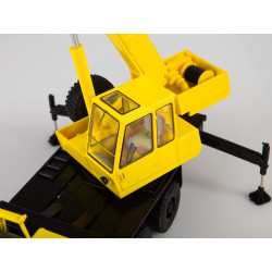 1:43 SSM 1411 - Автокран КС-3574 «Ивановец» на базе УРАЛ-4320-31