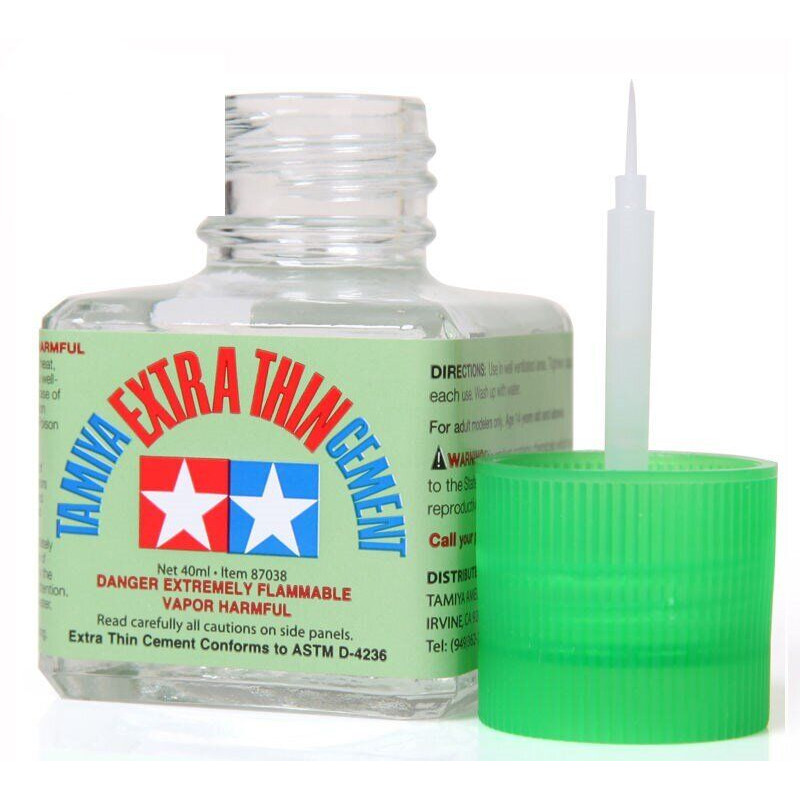 Tamiya 87038 Super šķidrā līme modeļiem ar smalku otiņu 40 ml.