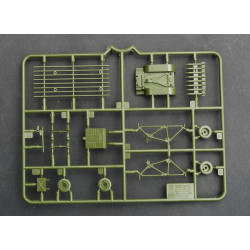 1:100 Zvezda 6128 - Padomju raķešu palaišanas iekārta BM-13 "Katyusha"