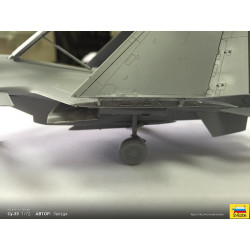 1:72 Zvezda 7297 Sukhoi SU-33 Flanker D Russian Naval Fighter