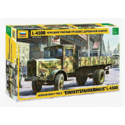 1:35 Zvezda 3647 -...