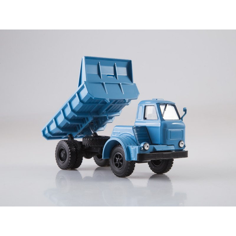 1:43 Legendary trucks - MAZ-510 pašizgāzējs